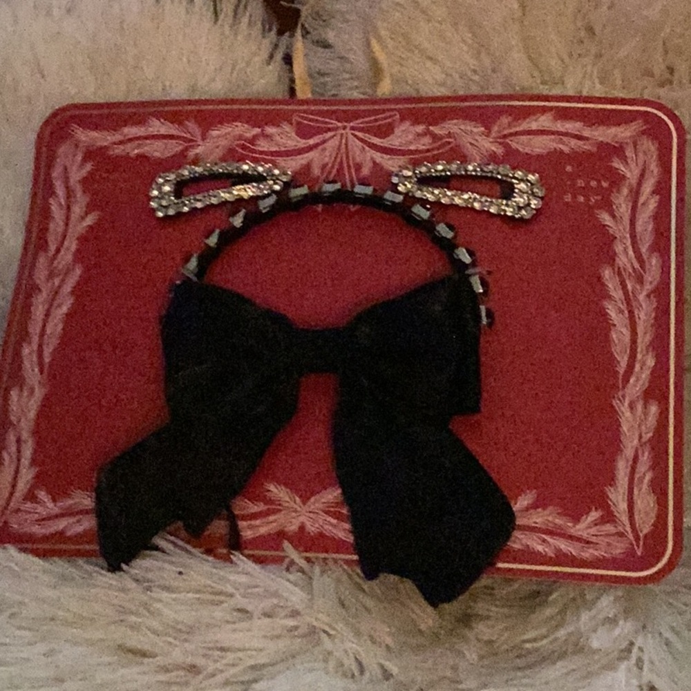 🌹NWT Fabulous 4 Pc Hair Set Closet Must Have Also Makes Perfect Gift 🎁